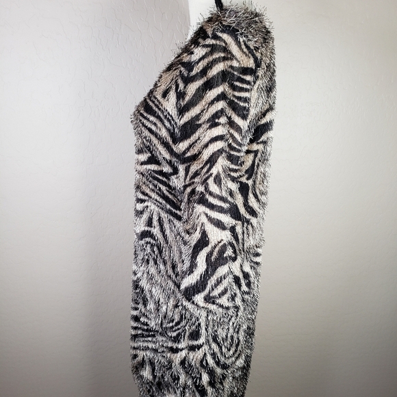 Adore Tiger Print Beige & Black Tiger Print Soft Faux Hair Dress Sz L. Womens - Picture 4 of 9